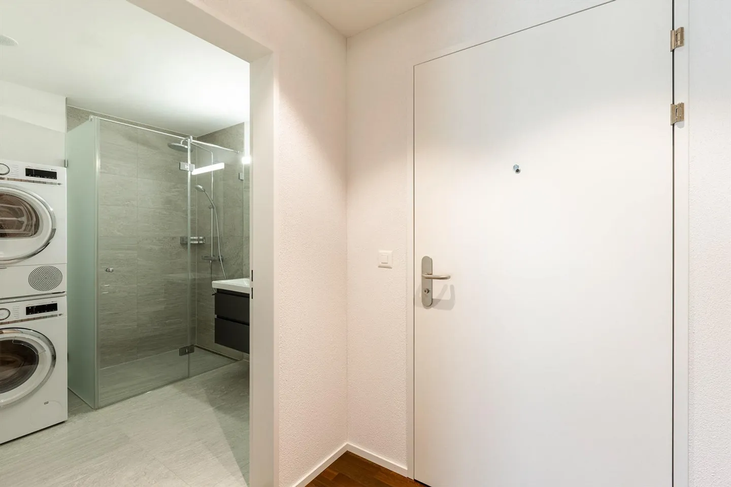 Appartement de jardin moderne 2,5 pièces près du bord du lac - Photo 4 sur 7