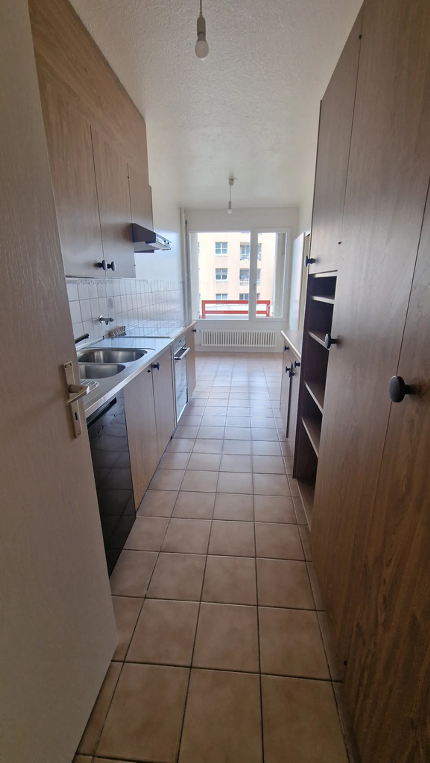 SECHS ZIMMER IN CAROUGE - Foto 9 von 11