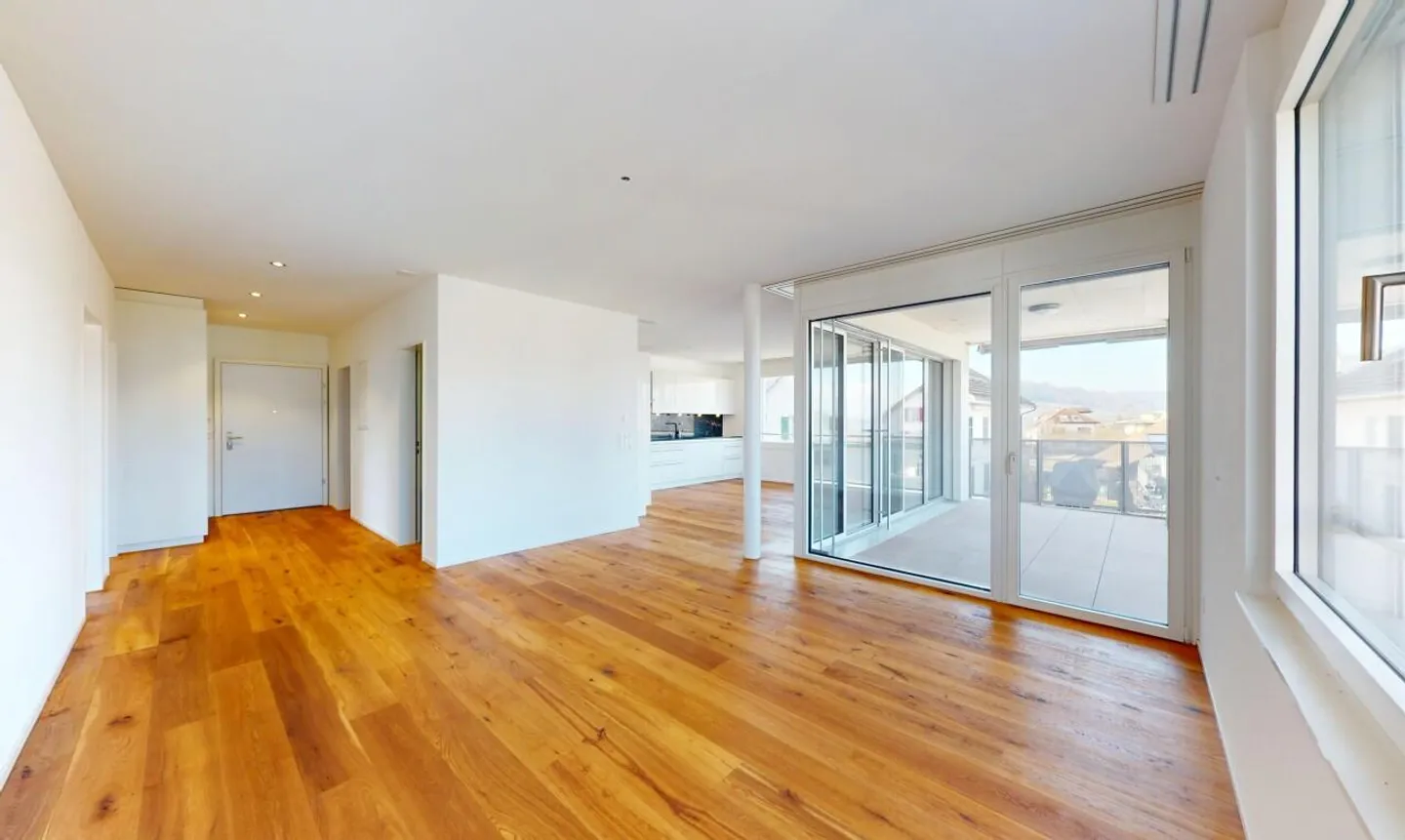 Appartamento 4.5 stanze appena ristrutturato con vista lago e layout accattivante - Foto 5 di 13