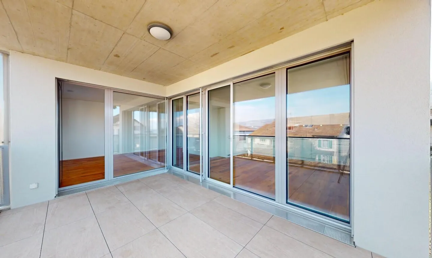 Appartamento 4.5 stanze appena ristrutturato con vista lago e layout accattivante - Foto 11 di 13