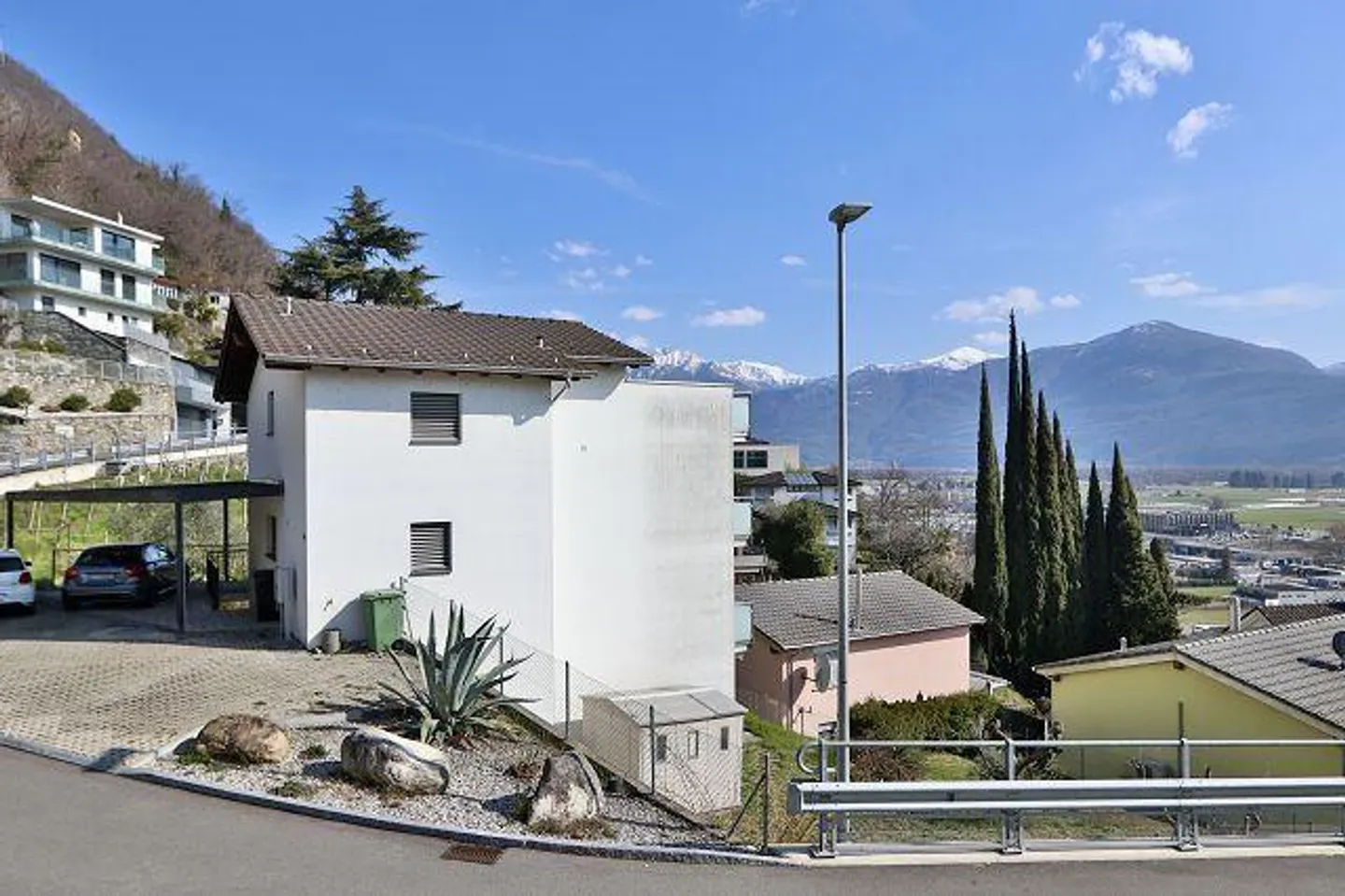 Villa soleggiata con vista panoramica - Foto 1 di 43