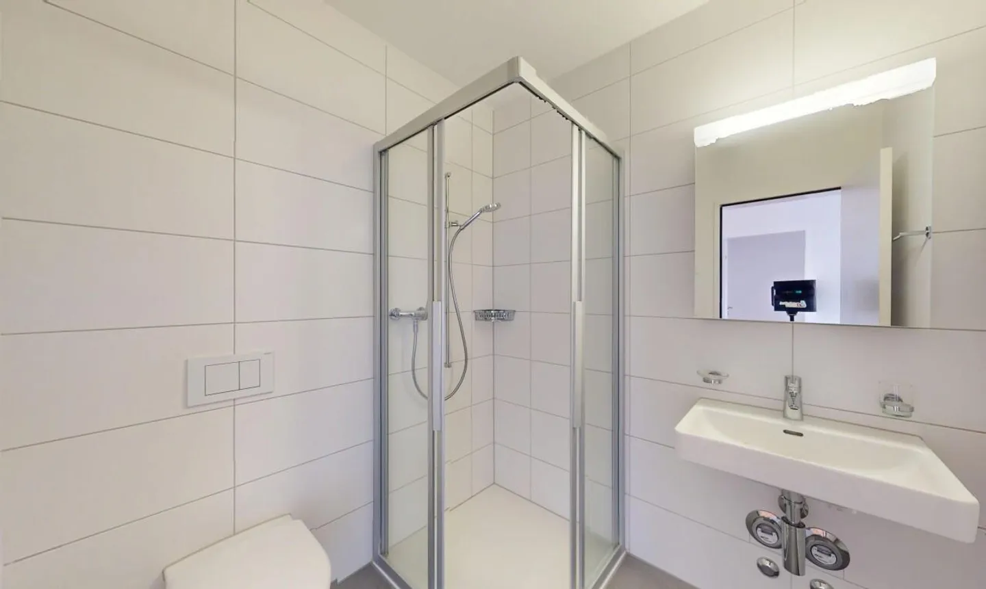 Appartamento 4.5 stanze appena ristrutturato con vista lago e layout accattivante - Foto 12 di 13