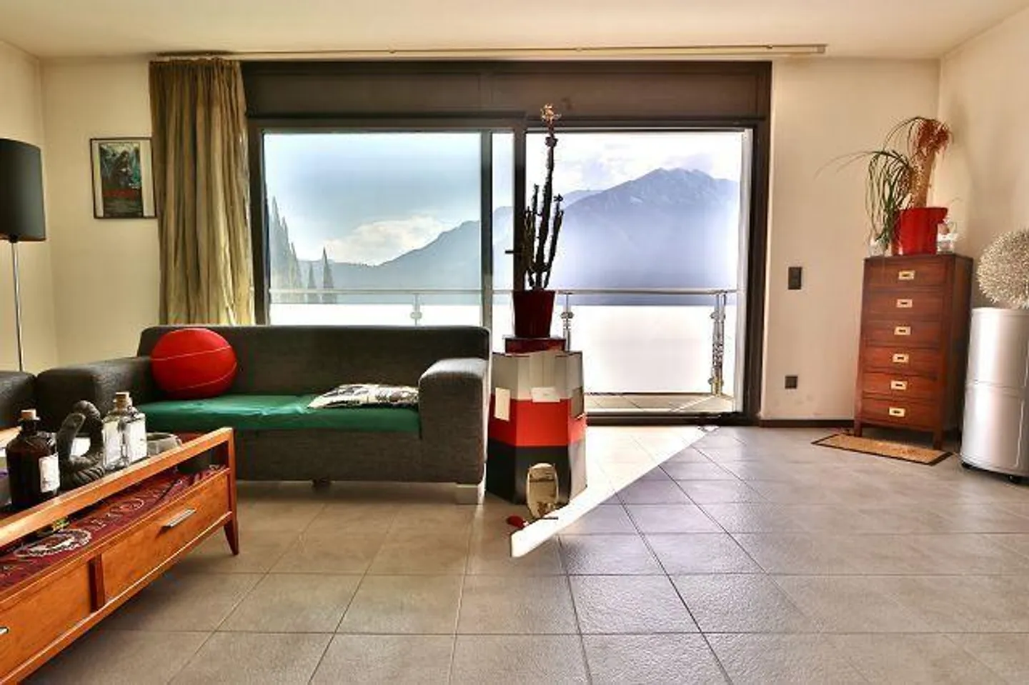 Villa soleggiata con vista panoramica - Foto 2 di 43