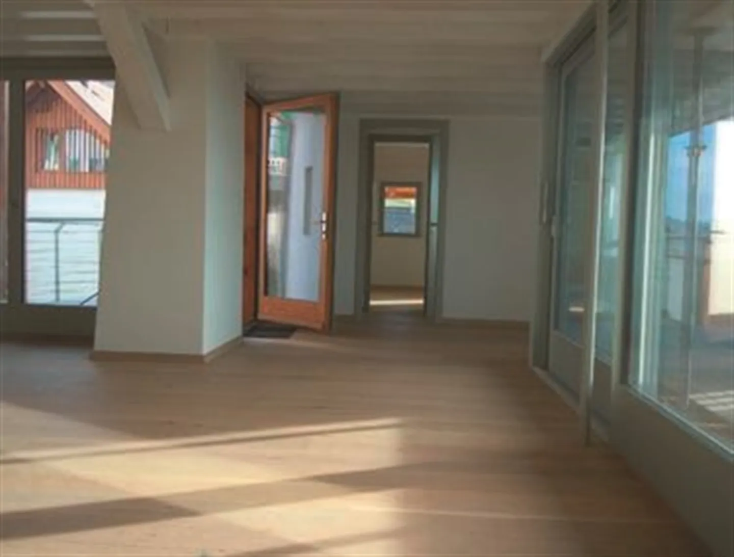 «DIE HÖHEN VON MONTREUX - Charmant 5.5. Maisonette-Zimmer mit Blick auf die Alpen und den See» - Foto 4 von 9