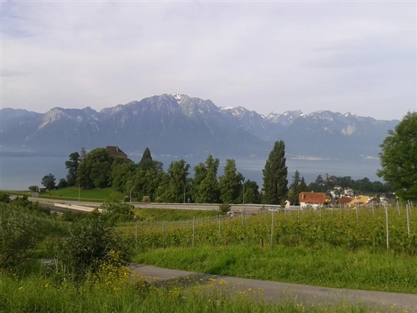 «DIE HÖHEN VON MONTREUX - Charmant 5.5. Maisonette-Zimmer mit Blick auf die Alpen und den See» - Foto 6 von 9