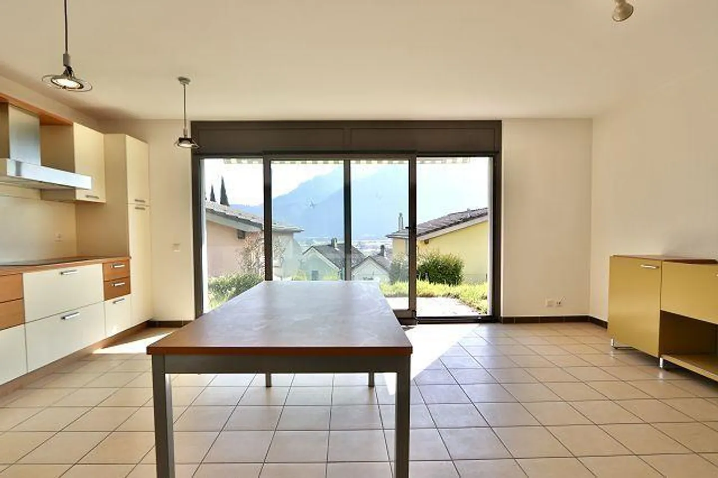 Villa soleggiata con vista panoramica - Foto 18 di 43