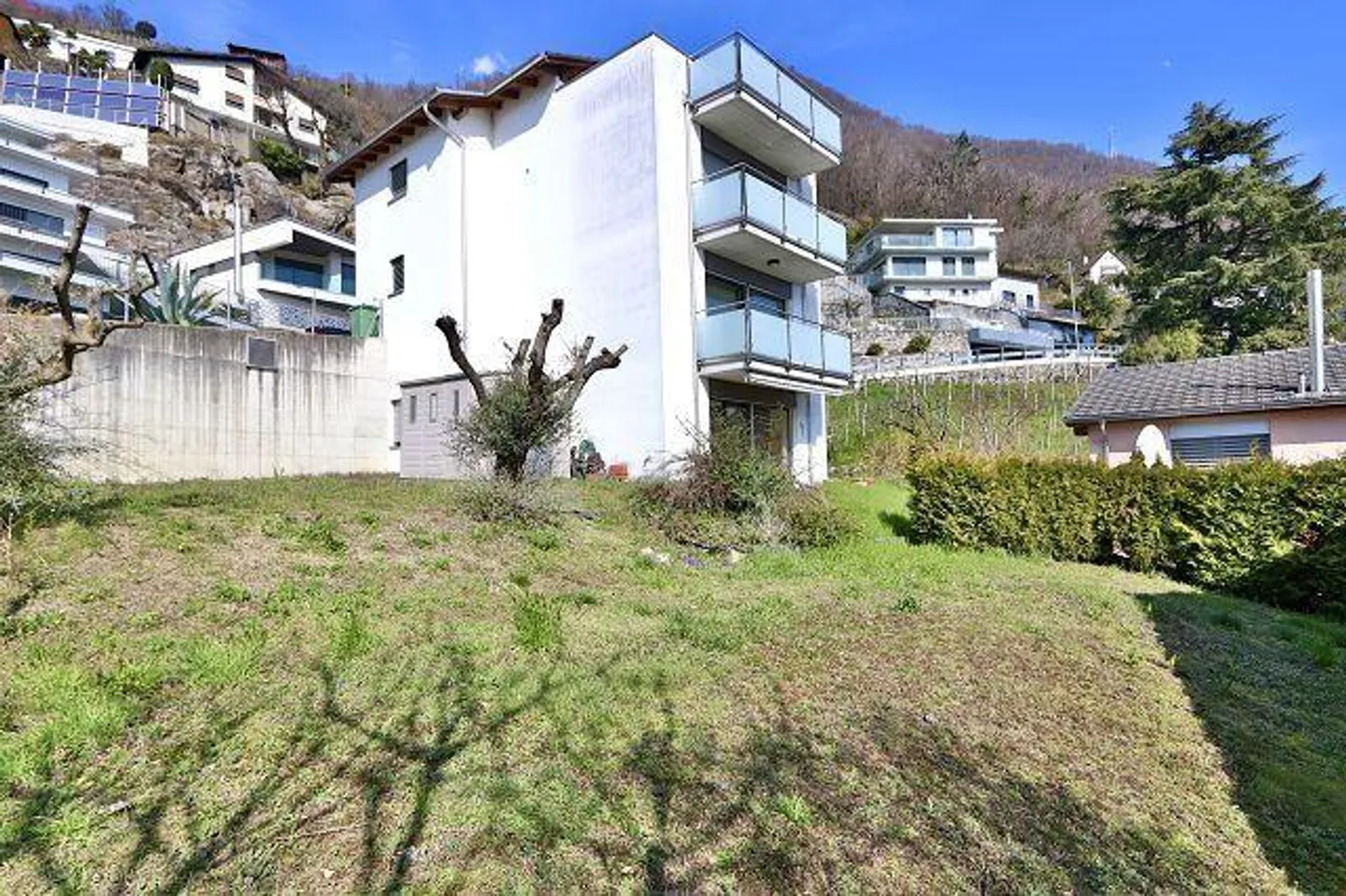 Villa soleggiata con vista panoramica - Foto 24 di 43