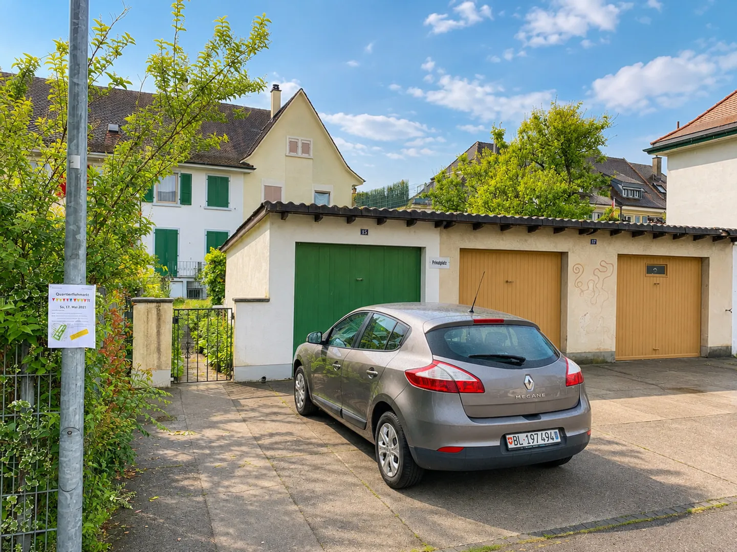 Row House with Garden and Separate Garden Plot in Bidding Process - Photo 4 of 10