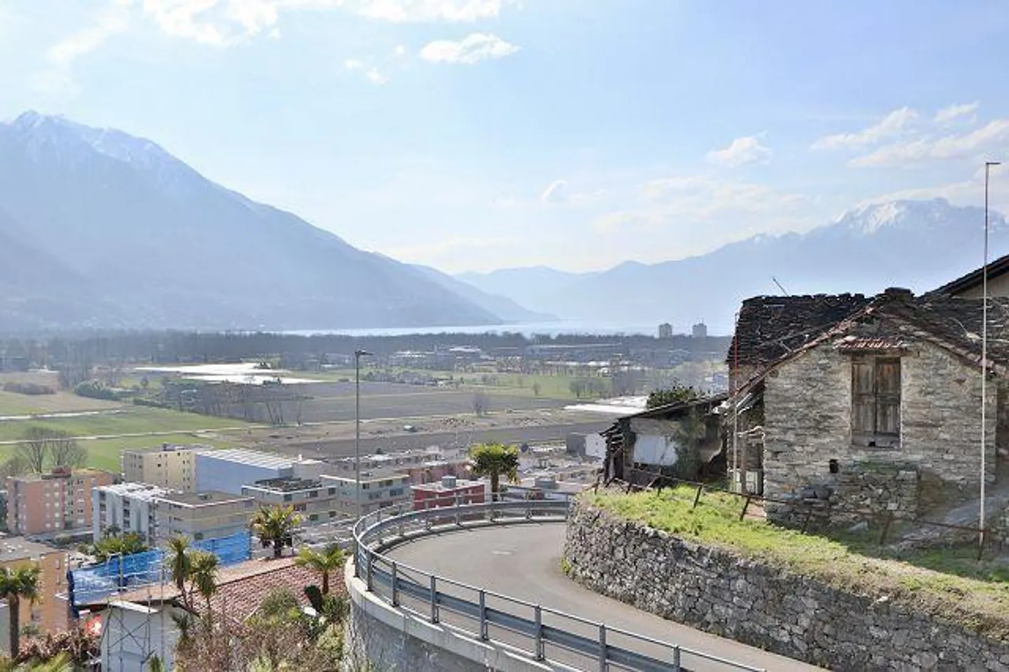 Villa soleggiata con vista panoramica - Foto 34 di 43