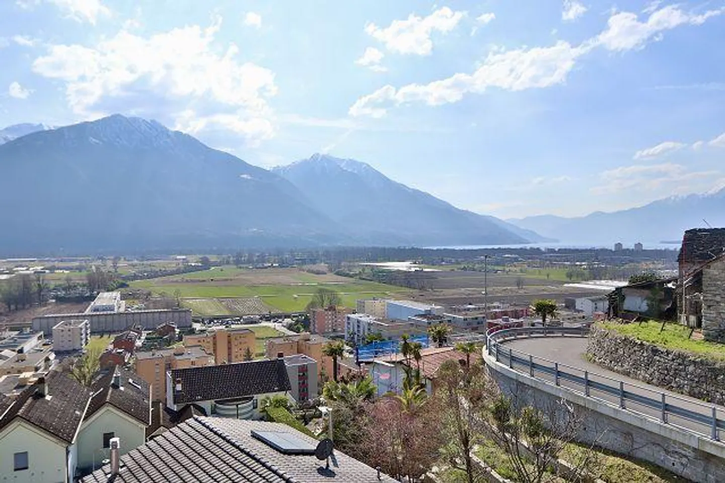 Villa soleggiata con vista panoramica - Foto 35 di 43