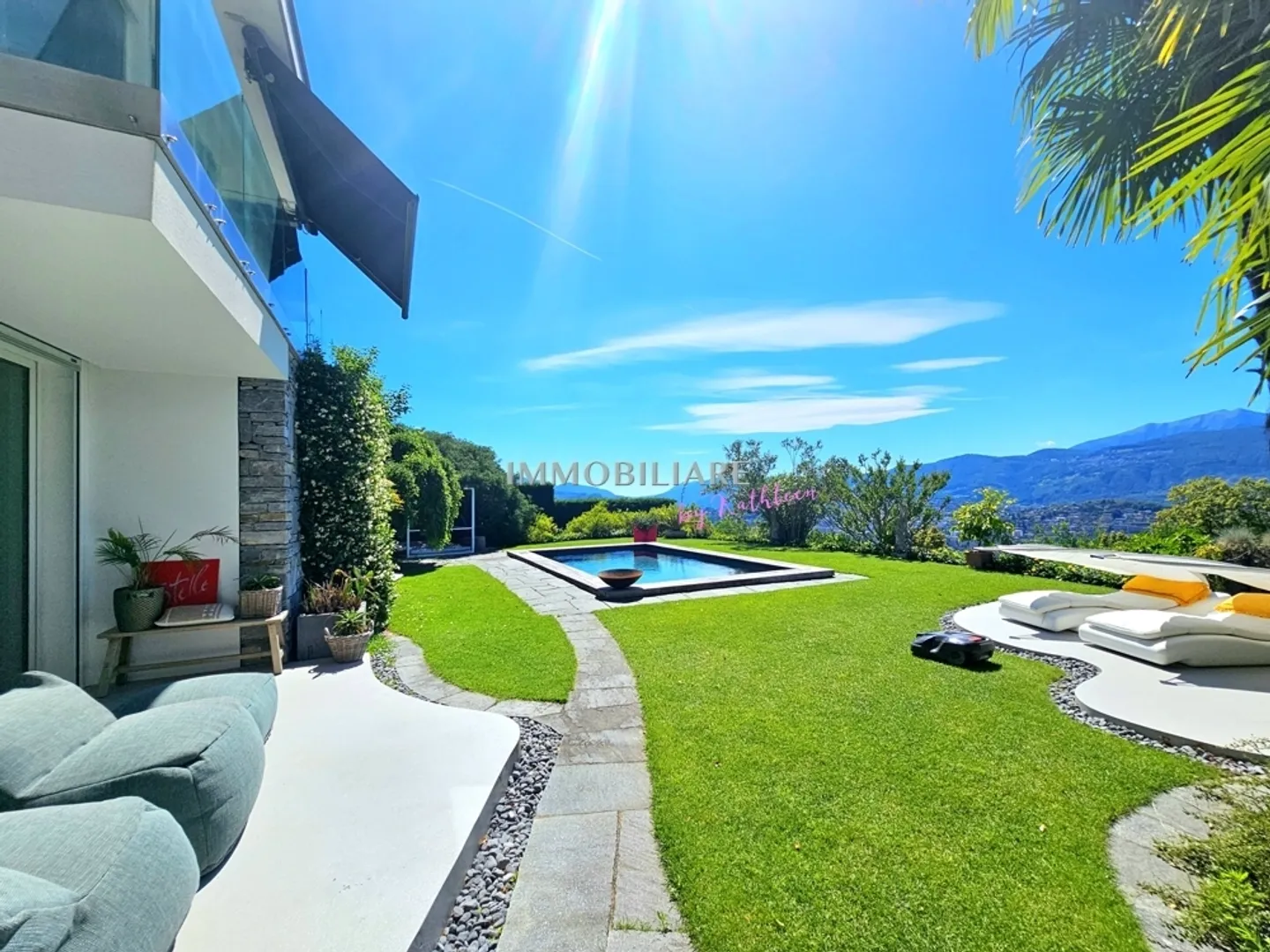 Vivere Elevato: Villa, situata in una posizione assolutamente tranquilla, ristrutturata con materiali di alta qualità - Foto 4 di 13