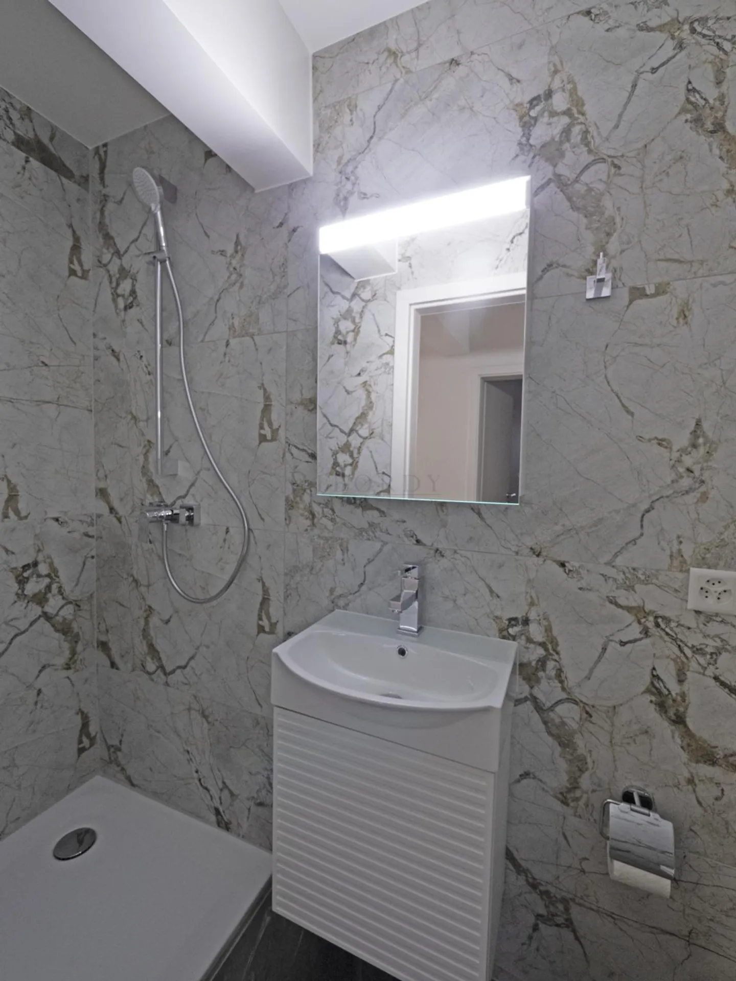 Brand new house with lovely fully fenced garden! - Photo 4 of 9