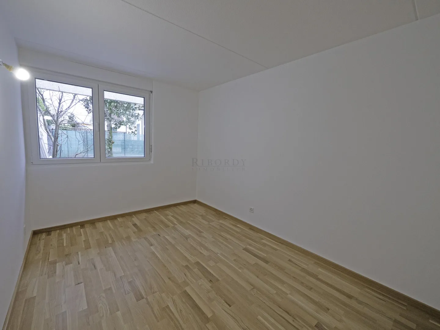 Brand new house with lovely fully fenced garden! - Photo 5 of 9