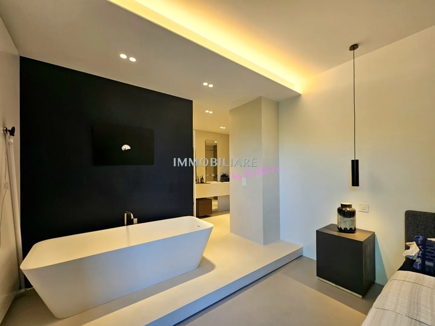 Vivere Elevato: Villa, situata in una posizione assolutamente tranquilla, ristrutturata con materiali di alta qualità - Foto 6 di 13
