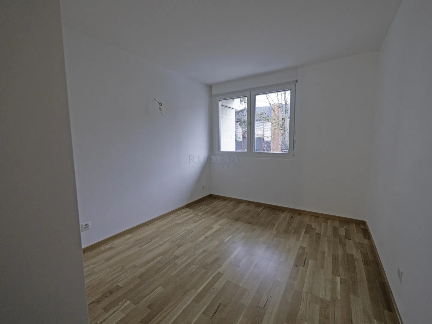 Brand new house with lovely fully fenced garden! - Photo 7 of 9