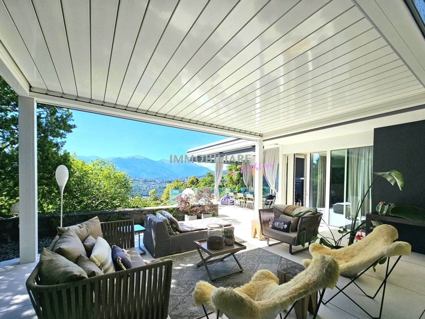 Vivere Elevato: Villa, situata in una posizione assolutamente tranquilla, ristrutturata con materiali di alta qualità - Foto 13 di 13