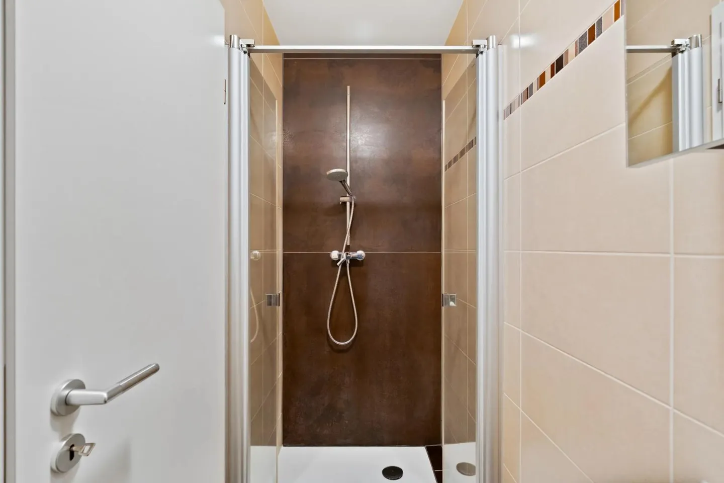 Appartamento di 4,5 stanze con vista lago a Yens - Foto 10 di 13