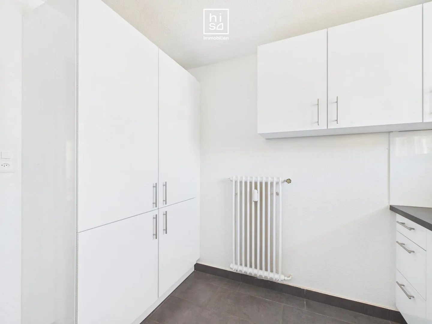 Appartamento ristrutturato con 3 camere da letto in affitto - Foto 2 di 9