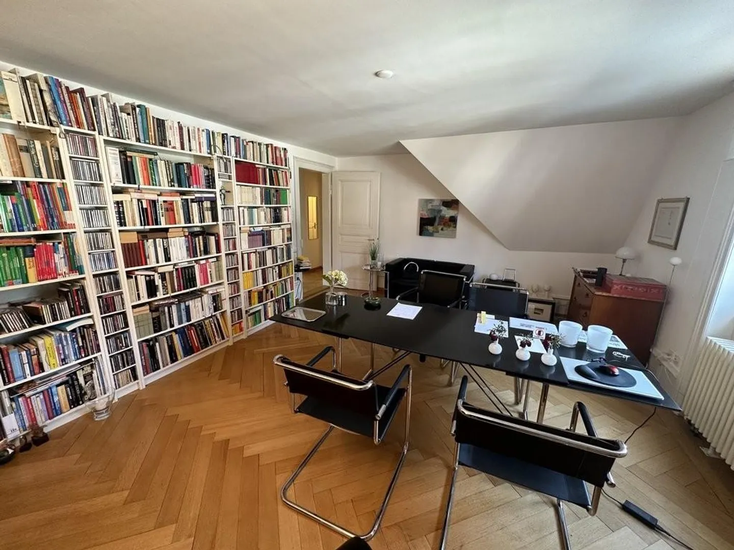 Charming 4-Room Old Building Apartment in Prime Location - Photo 6 of 12