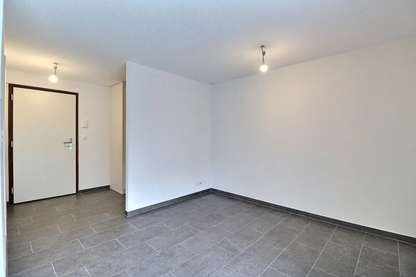 Helles Studio mit großem Balkon - Foto 3 von 5