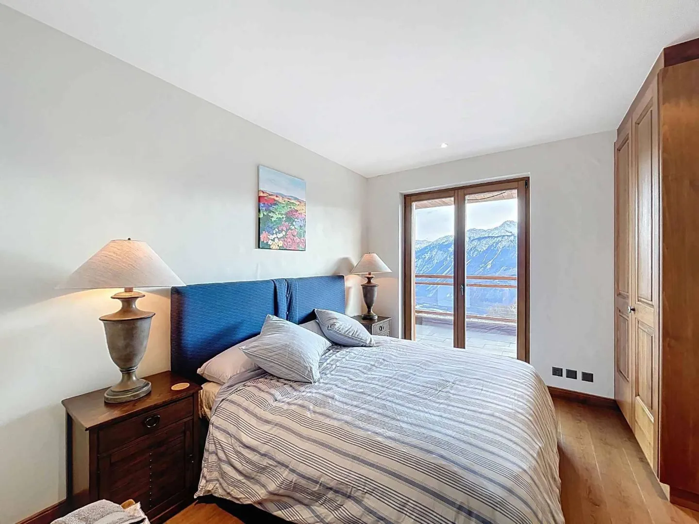 RARE - MAGNIFIQUE CHALET DE 5 CHAMBRES AVEC VUE PANORAMIQUE - Photo 9 sur 10