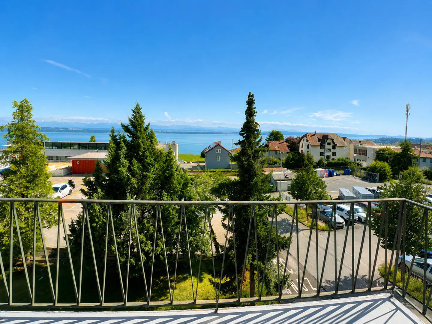 Renovierte Wohnung mit herrlichem Blick auf den See und die Alpen - Foto 2 von 9