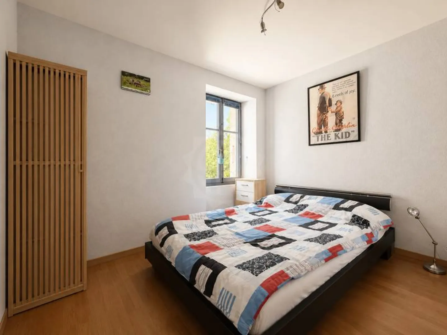Charming 5-Room Apartment - Photo 4 of 8