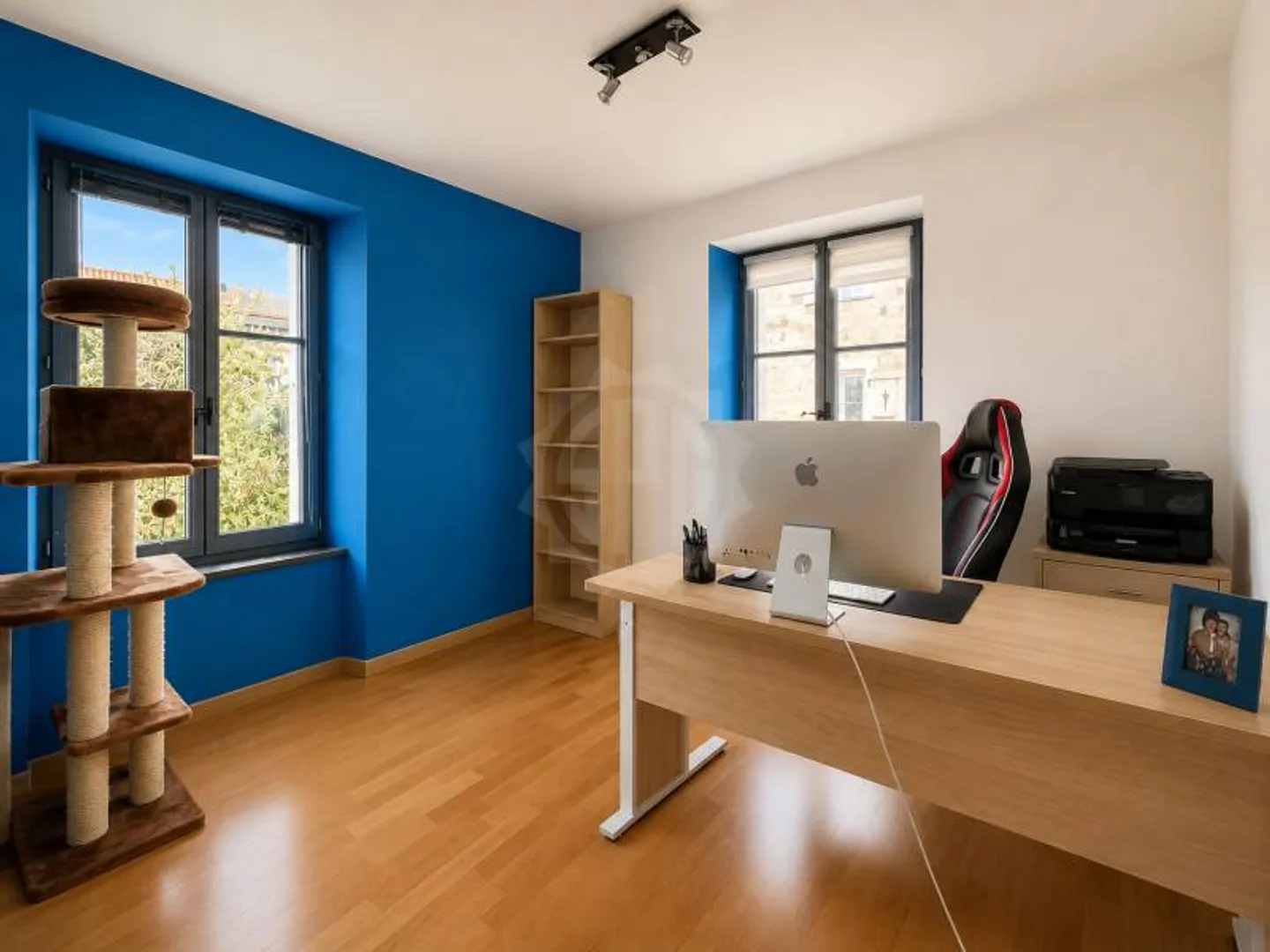 Charming 5-Room Apartment - Photo 6 of 8