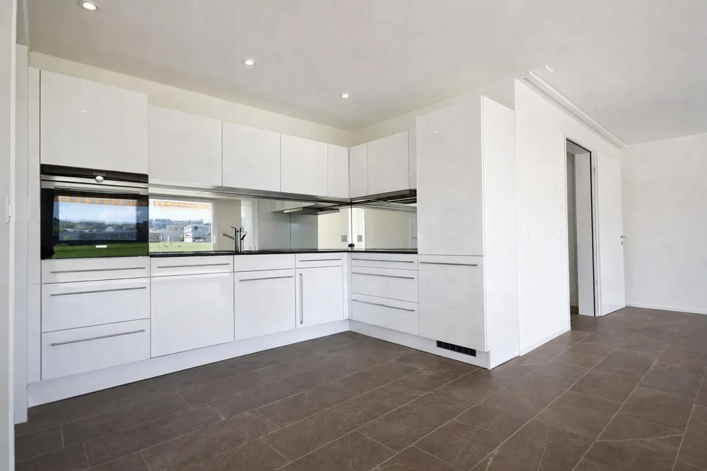 APPARTAMENTI NUOVI DI 2,5 STANZE - VIENI A VIVERE, RESTARE, GODERE - Foto 8 di 11