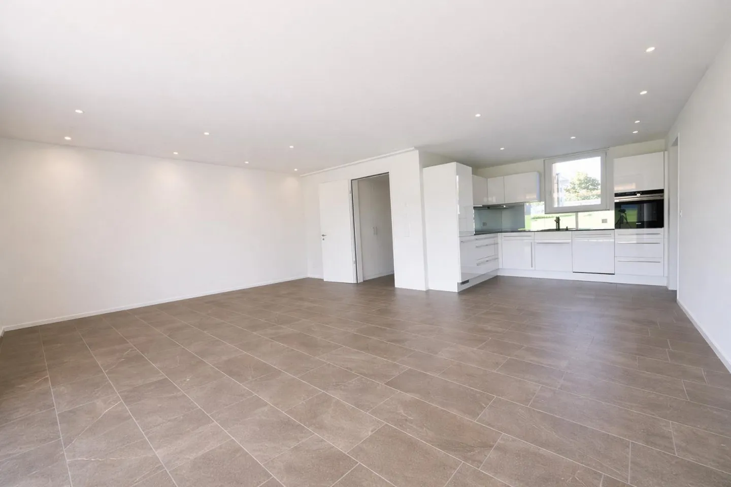 APPARTAMENTI NUOVI DI 2,5 STANZE - VIENI A VIVERE, RESTARE, GODERE - Foto 9 di 11