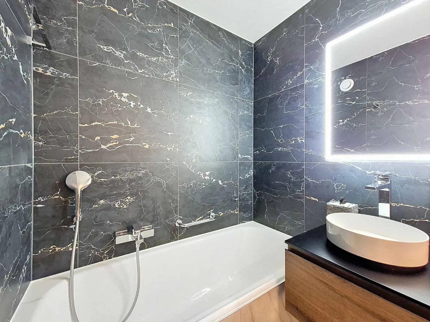 Charmant Appartement Rénové - Photo 6 sur 12