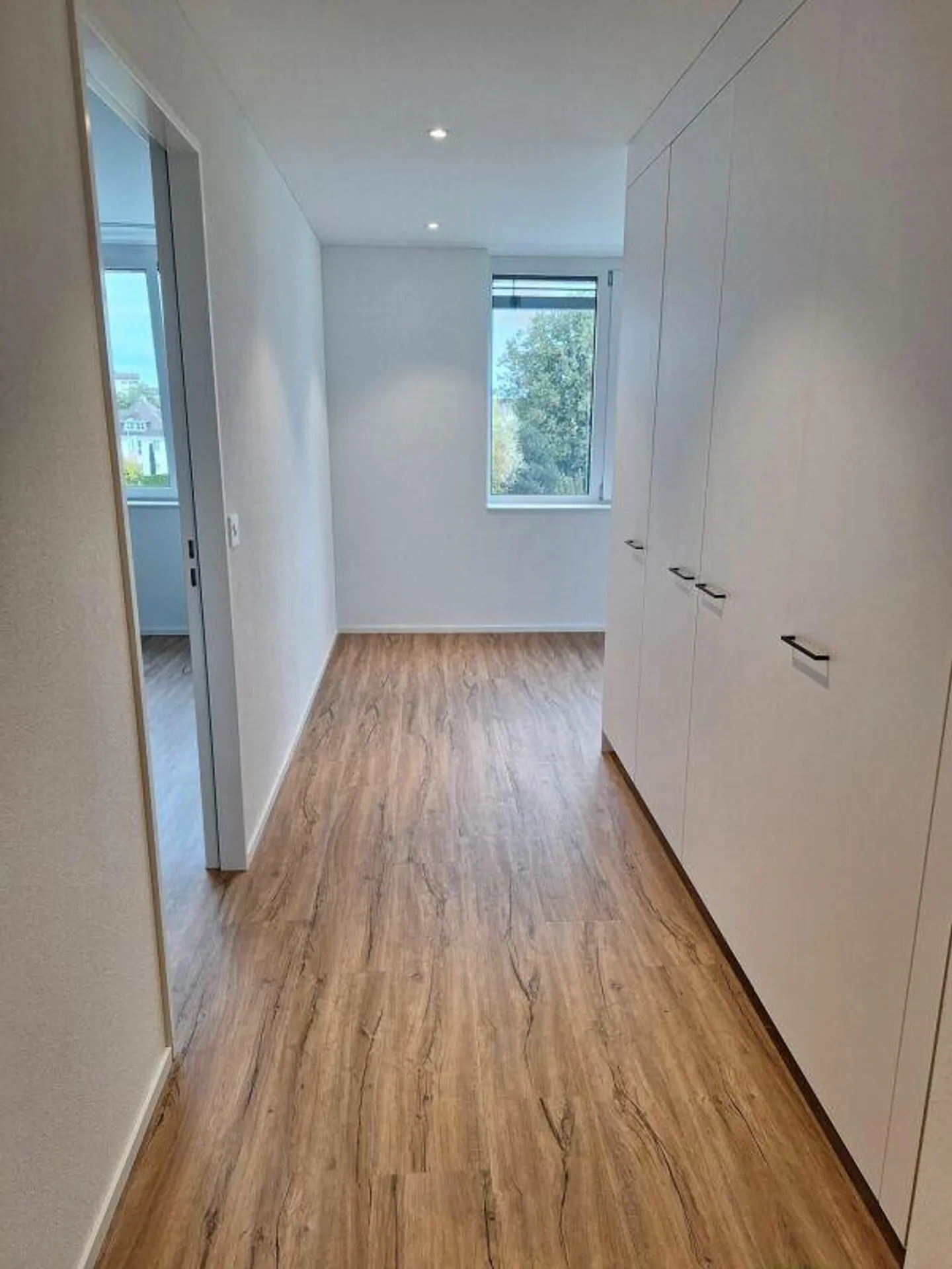Première location : spacieux appartement en attique 2.5 avec 79m2 - Photo 2 sur 7