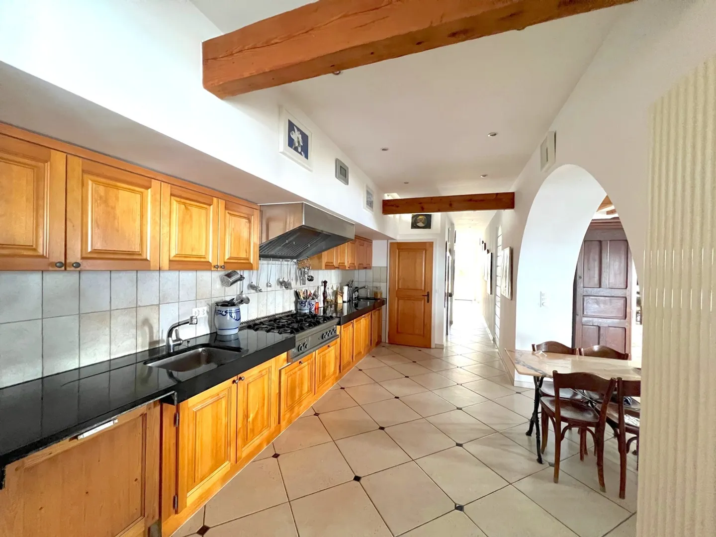 Master Villa with Panoramic View - Photo 8 of 27