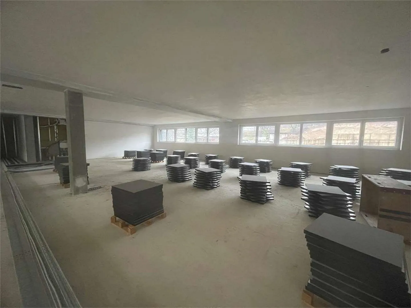Lager/Büro Open Space von über 1.400 m² zur Miete in Vezia, N - Foto 8 von 12
