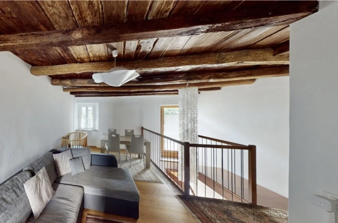 Charming 3.5 Room Apartment in a Historic Patrician House - Photo 3 of 12