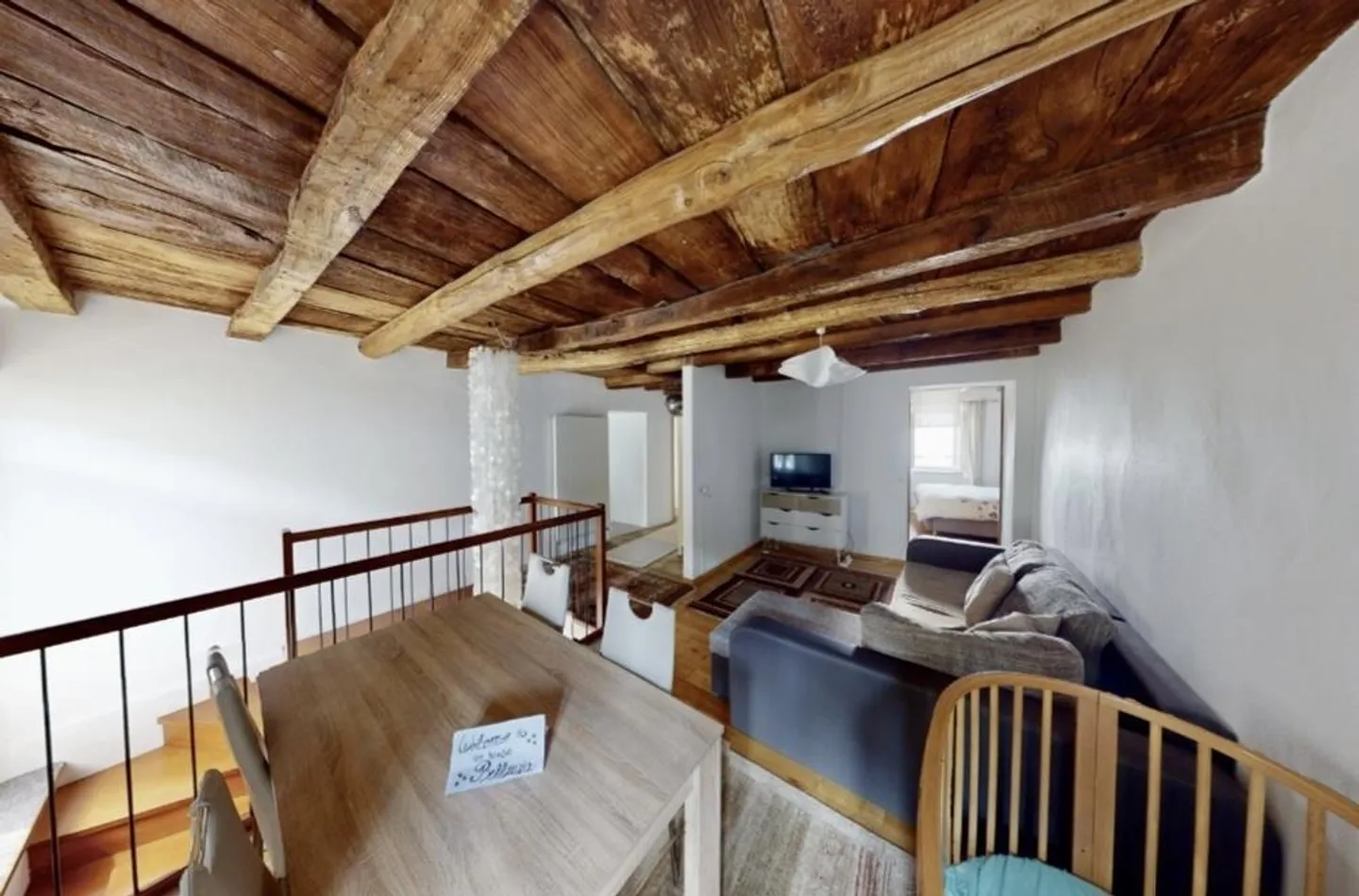 Charming 3.5 Room Apartment in a Historic Patrician House - Photo 4 of 12