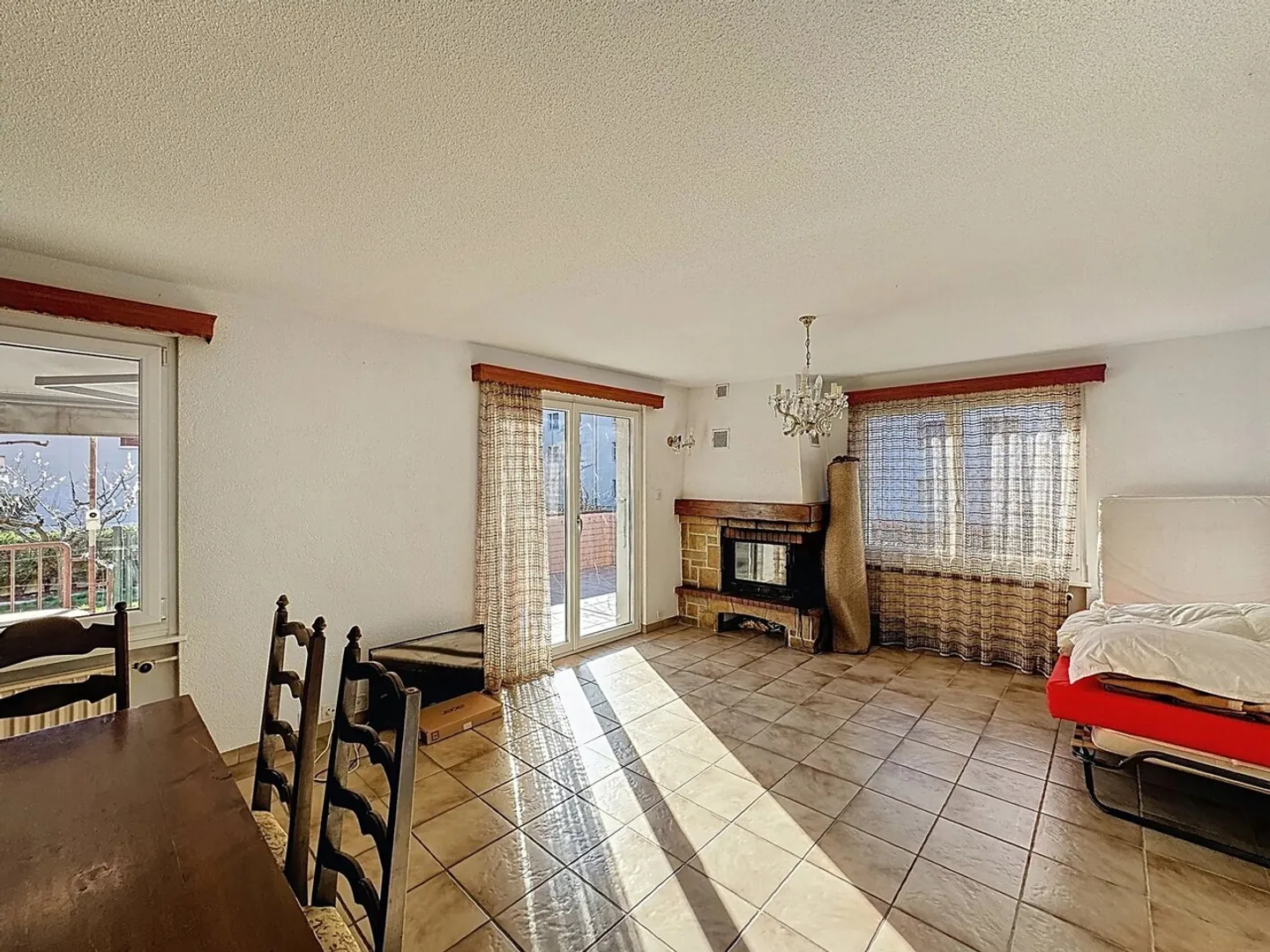 Casa indipendente di carattere con potenziale, centro di Monthey - Foto 4 di 13