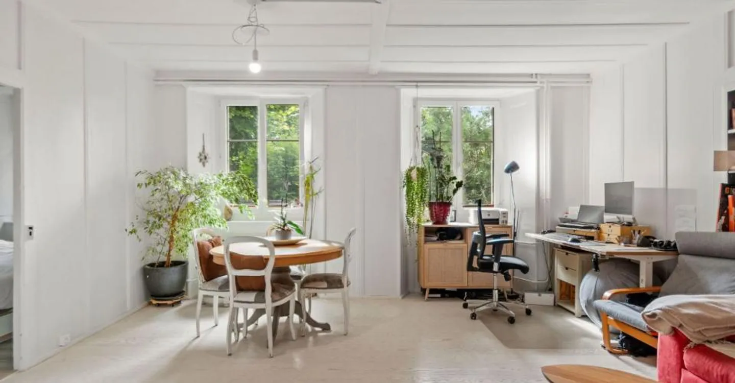 Charming Apartment with Park Access - Photo 2 of 12