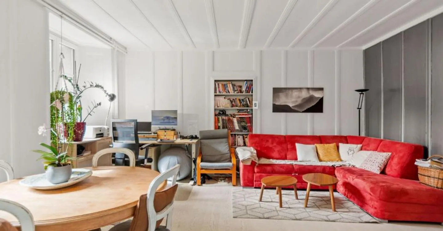 Charming Apartment with Park Access - Photo 3 of 12