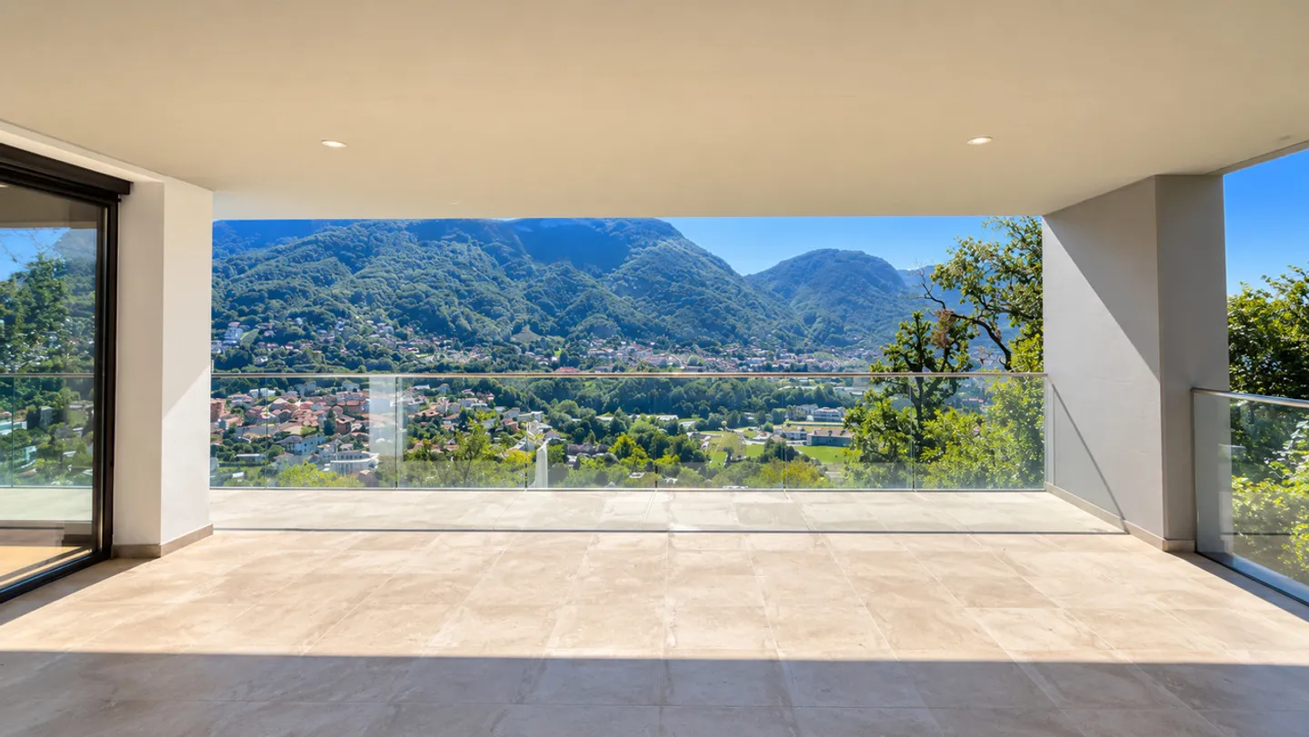 Elegant apartment with panoramic terrace in exclusive residence - Photo 11 of 13
