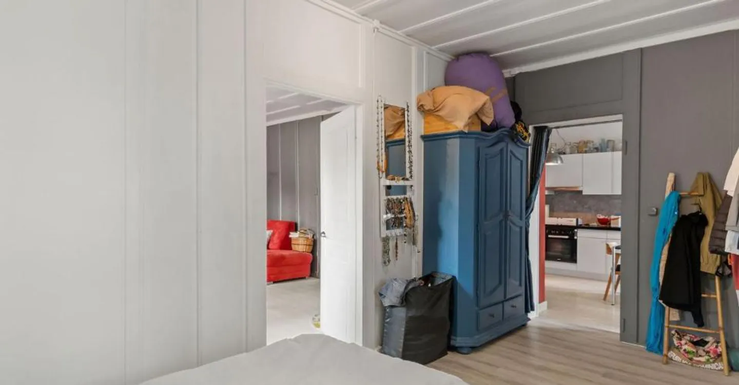 Charming Apartment with Park Access - Photo 6 of 12