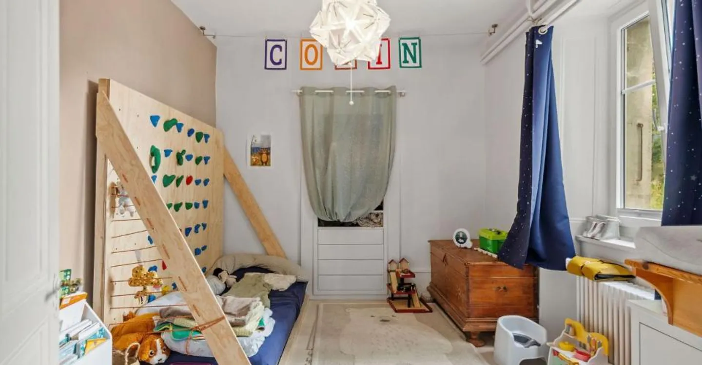 Charming Apartment with Park Access - Photo 7 of 12