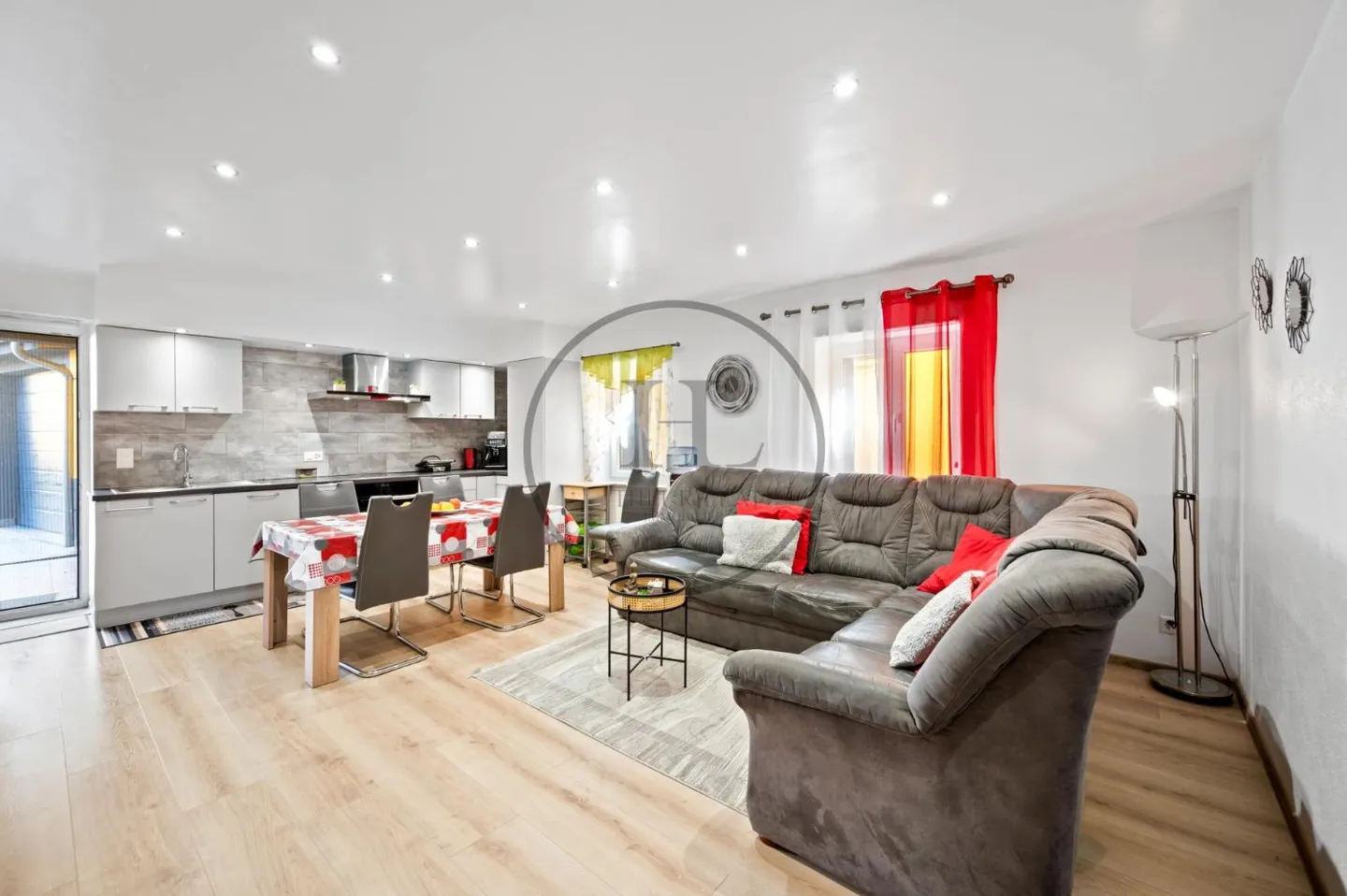 Spacieux appartement 4.5 pièces - Photo 1 sur 8