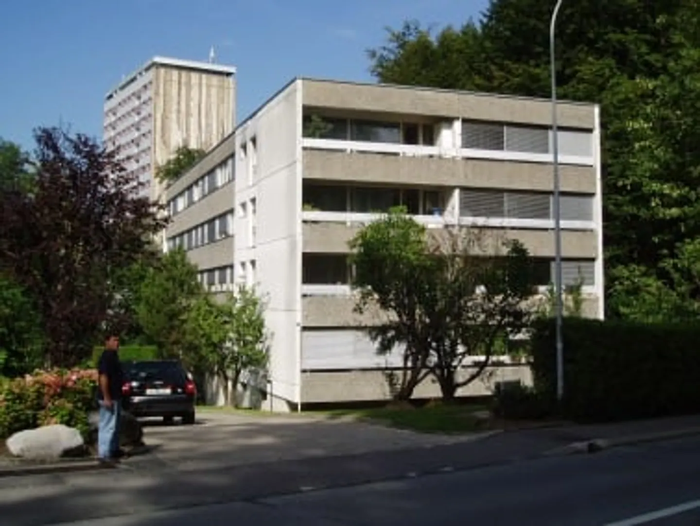 Place de parking extérieure n° 3 pour moto - Photo 1 sur 2
