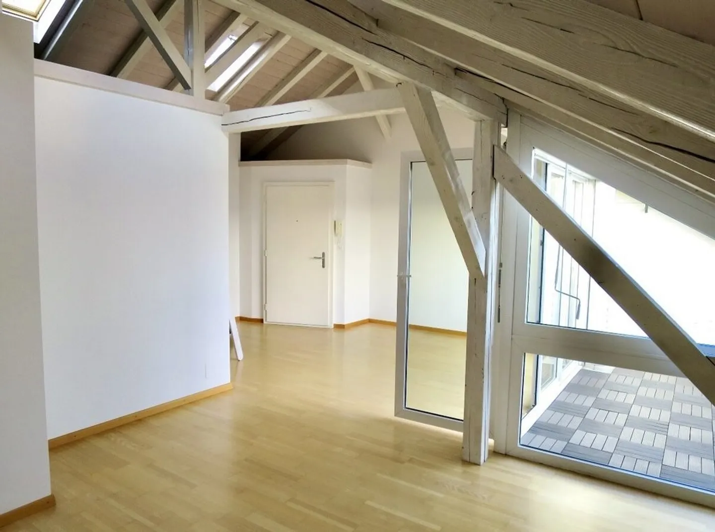 Beautiful attic apartment in the Breitenrain district - Photo 2 of 9