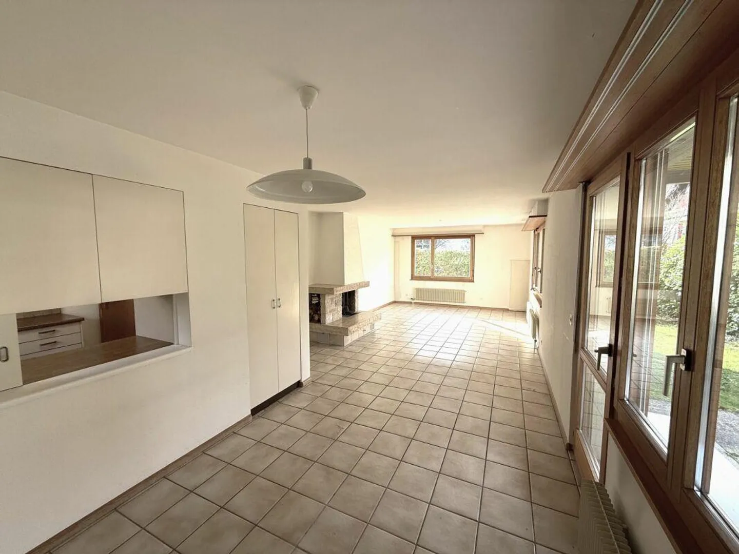 Sonnige 4.5-Zimmer-Erdgeschosswohnung im beliebten Riehen mit Hobbyraum, ausbaubarem  Estrich und viel Entwicklungspotential - Foto 4 von 12