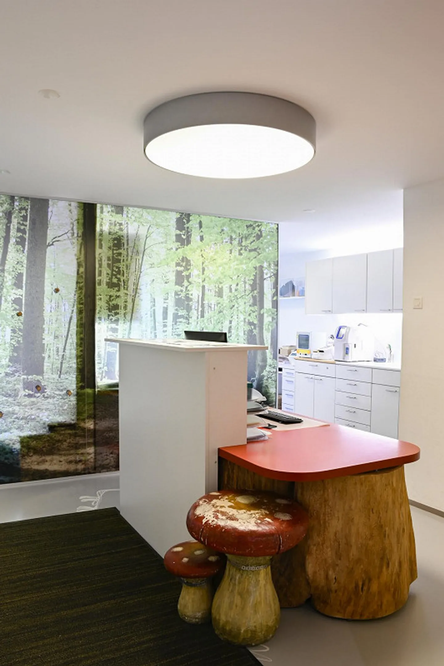 Attractive commercial space in a central location - Photo 2 of 8