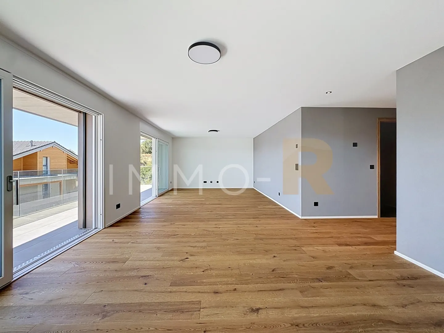 Luxury 3.5 Apartment - Photo 7 of 12