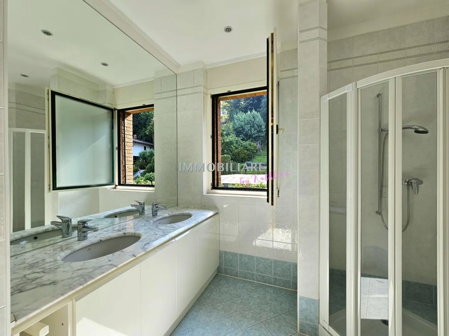Penthouse + Guest Apartment / Office with Private Pool, Sauna, Grotto and Stunning View - Photo 11 of 19