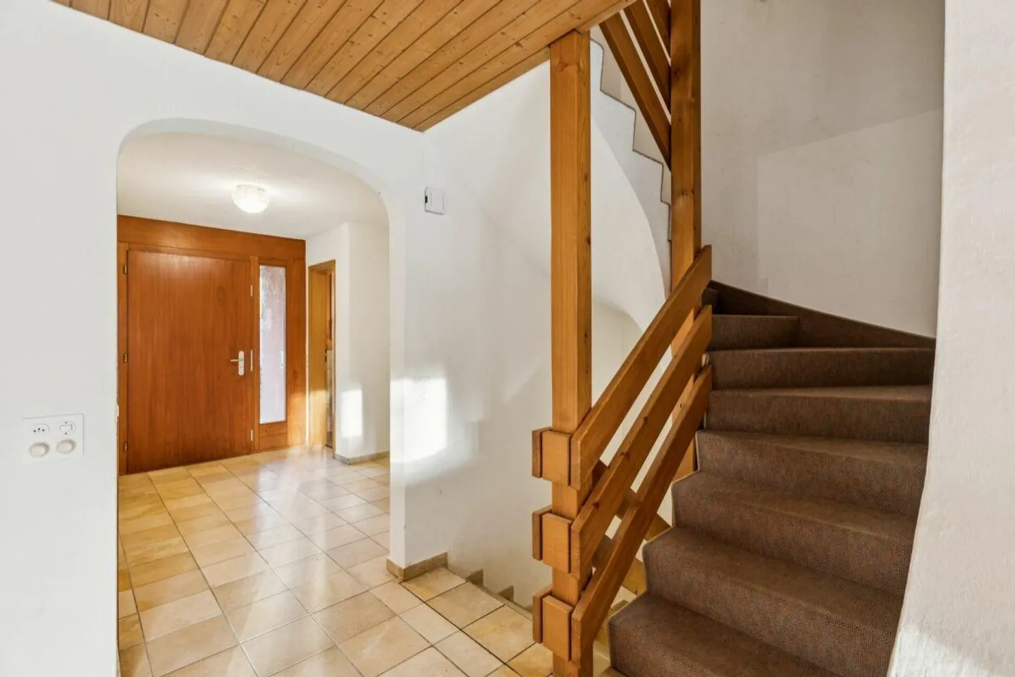 Spacious living in the heart of Hagendorn - Photo 4 of 26